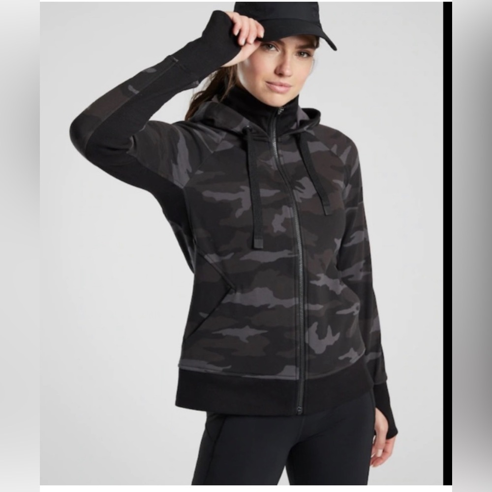NWT Athleta Triumph Camo Printed Hoodie Size Small